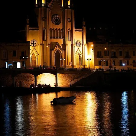 Getawaysmalta - Blue Waters Apartment In Sliema * スリーマ