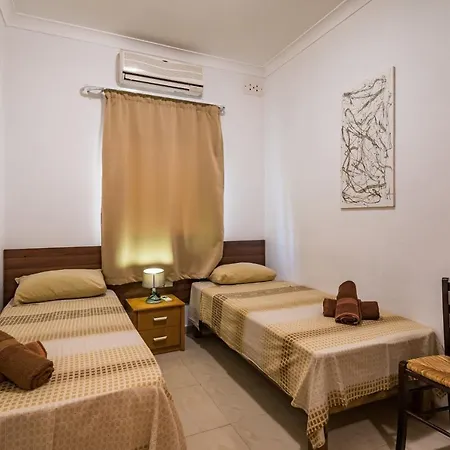 Getawaysmalta - Blue Waters Apartment In Sliema スリーマ