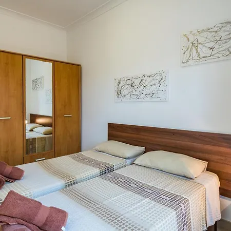 Getawaysmalta - Blue Waters Apartment In Sliema * Sliema